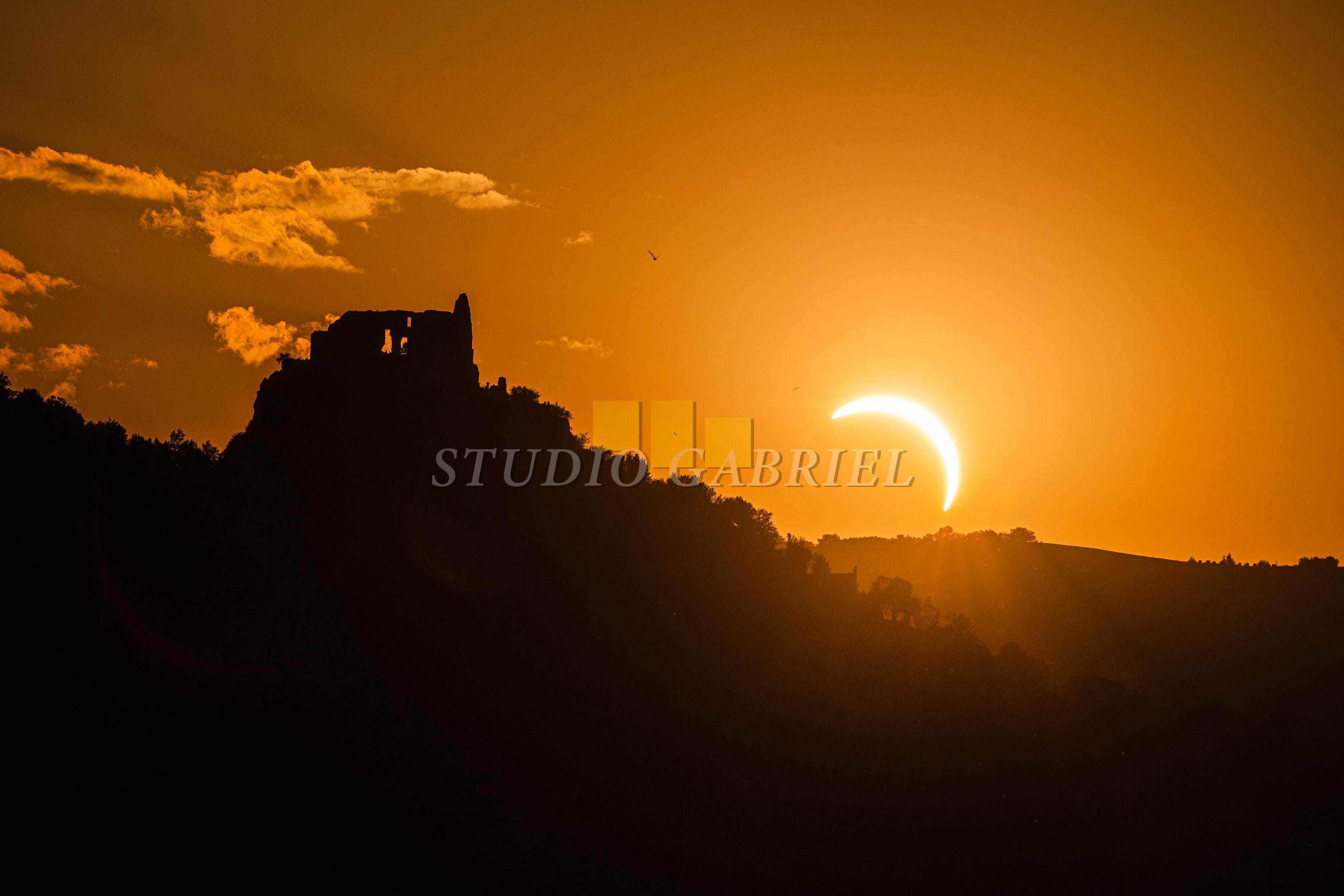 202 - Coucher d'éclipse devant Crussol
